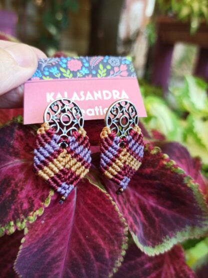 earthy colours macrame earrings. handmade. boho earrings. artisan jewelry. unique earrings