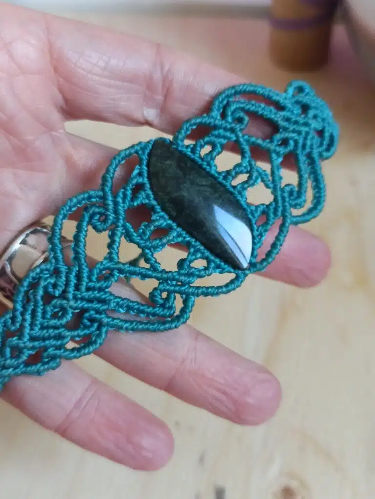 Pulsera grande de macramé con Obsidiana - Imagen 2