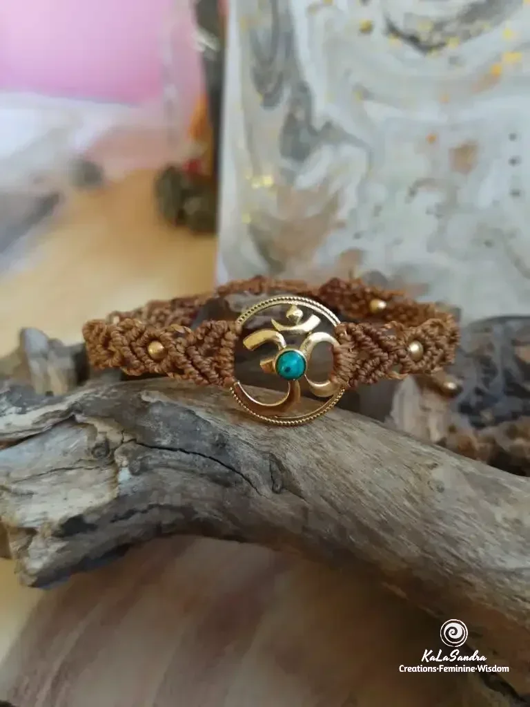 OM Pulsera de macramé con turquesa hecha a mano en diseño de metal de latón - Imagen 6
