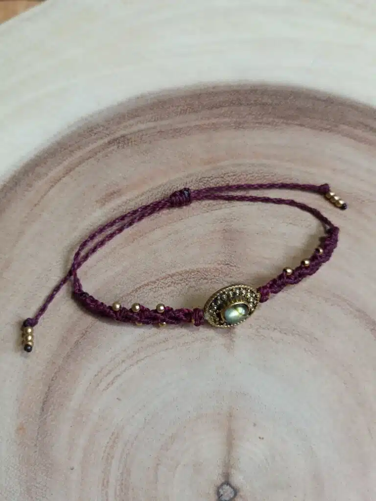 Pulsera macramé LABRADORITA hecha a mano en color CEREZA OSCURO - Imagen 8