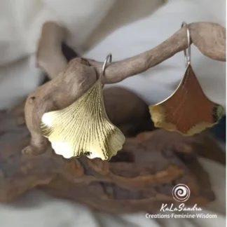 GinkGo Biloba leaves inspired earrings. Artisan jewelry. Handmade. Handcut brass earrings. Chandelier earrings