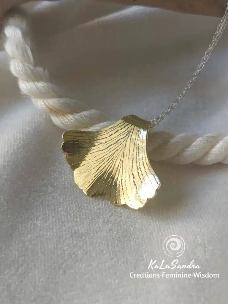 Ginkgo pendant in brass metal, handmade pendant, ginkgo biloba necklace, artisan jewelry