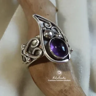 silver ring. handmade. Amethyst, artisan ring