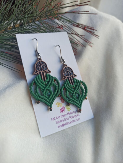 MAGIC HANDS macrame earrings in green color, handmade earrings